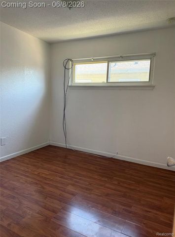 4810 Campbell Street, Dearborn Heights, MI 48125