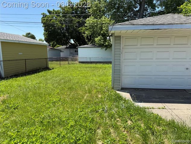 4810 Campbell Street, Dearborn Heights, MI 48125