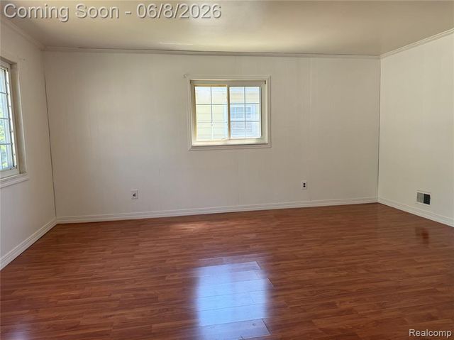 4810 Campbell Street, Dearborn Heights, MI 48125
