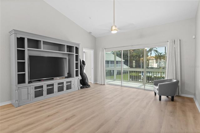 6582 FAIRWAY GARDENS DRIVE 6582, Bradenton, FL 34203