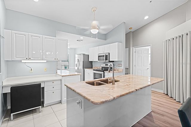 6582 FAIRWAY GARDENS DRIVE 6582, Bradenton, FL 34203