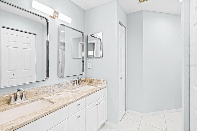 6582 FAIRWAY GARDENS DRIVE 6582, Bradenton, FL 34203