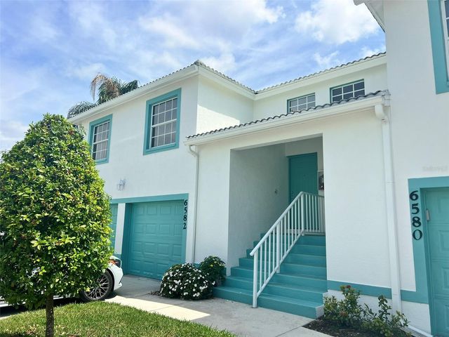 6582 FAIRWAY GARDENS DRIVE 6582, Bradenton, FL 34203