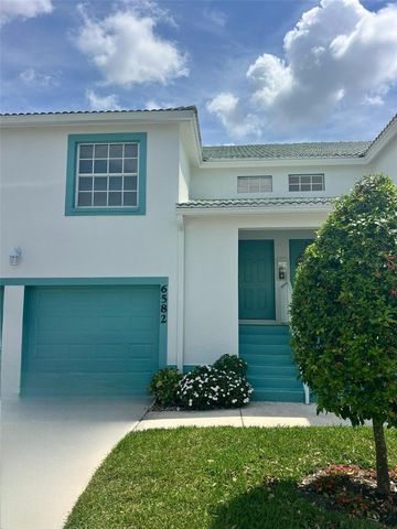 6582 FAIRWAY GARDENS DRIVE 6582, Bradenton, FL 34203