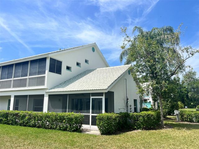 6582 FAIRWAY GARDENS DRIVE 6582, Bradenton, FL 34203