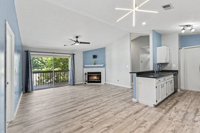 31 Rio Grande Circle, 11, Florence, KY 41042