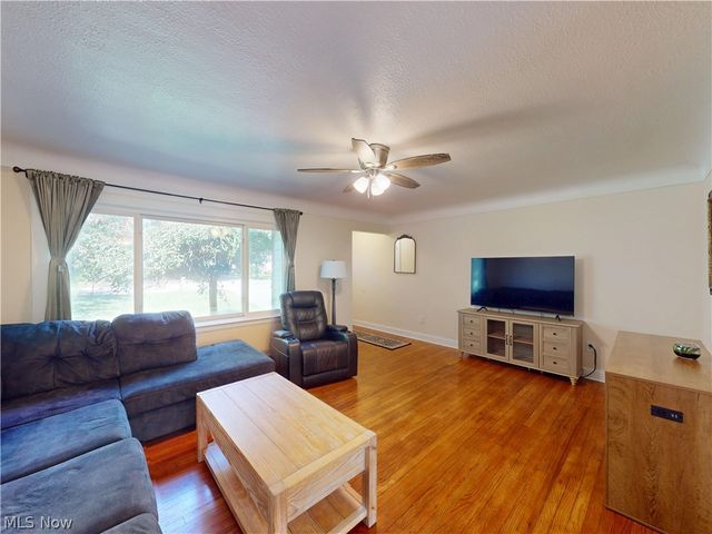 7996 Plains Road, Mentor, OH 44060