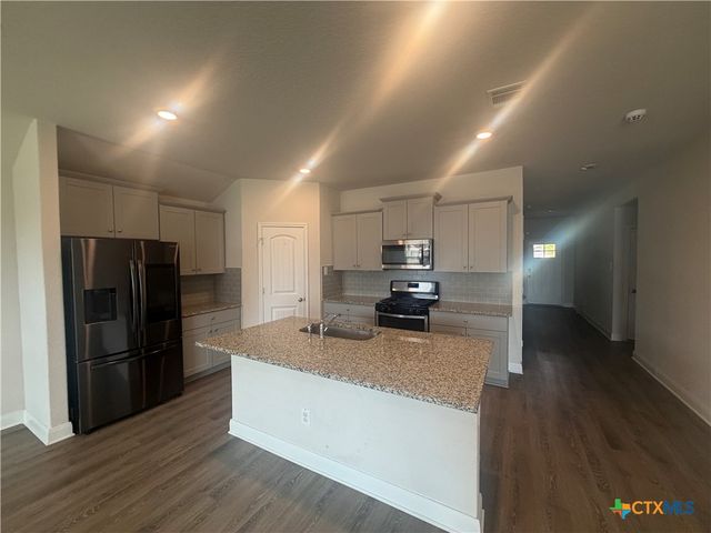 1433 Redwood Creek, Seguin, TX 78155