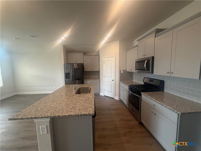 1433 Redwood Creek, Seguin, TX 78155