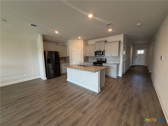 1433 Redwood Creek, Seguin, TX 78155