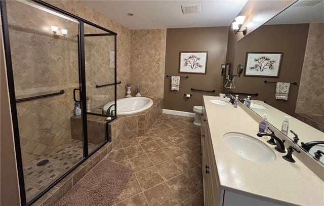 100 Vista Cir 310, O'hara, PA 15238