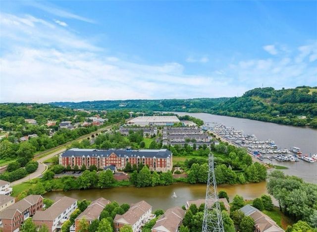 100 Vista Cir 310, O'hara, PA 15238