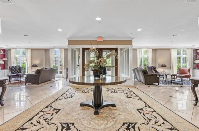 100 Vista Cir 310, O'hara, PA 15238