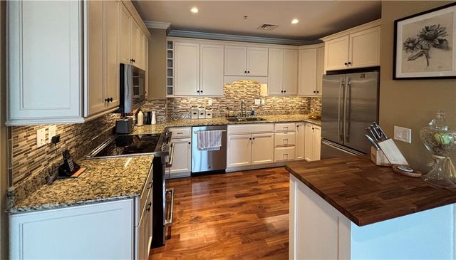 100 Vista Cir 310, O'hara, PA 15238