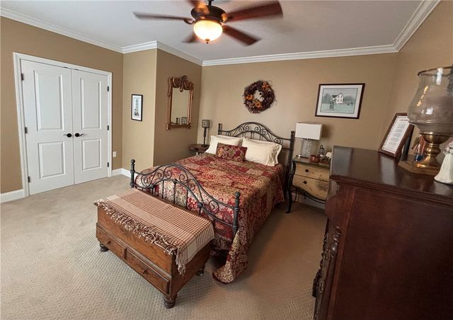 100 Vista Cir 310, O'hara, PA 15238