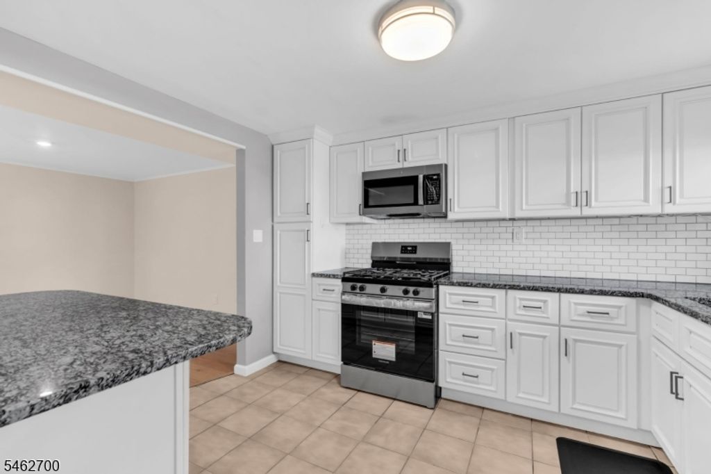 102 Avonridge Rd, Raritan Boro, NJ 08869 — photo 5