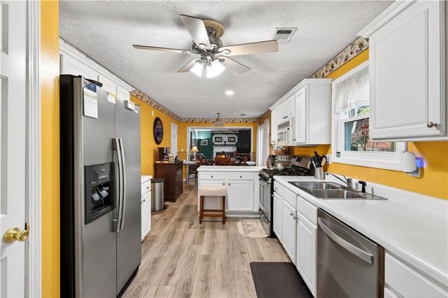 559 Wynbrooke Parkway, Stone Mountain, GA 30087