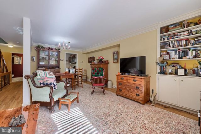 19 CLUB LN, Reading, PA 19607