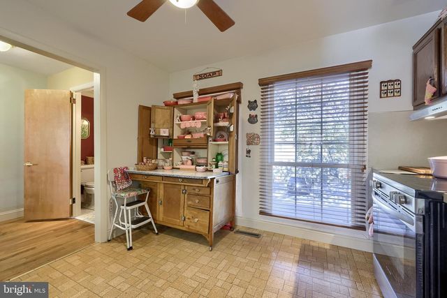 19 CLUB LN, Reading, PA 19607