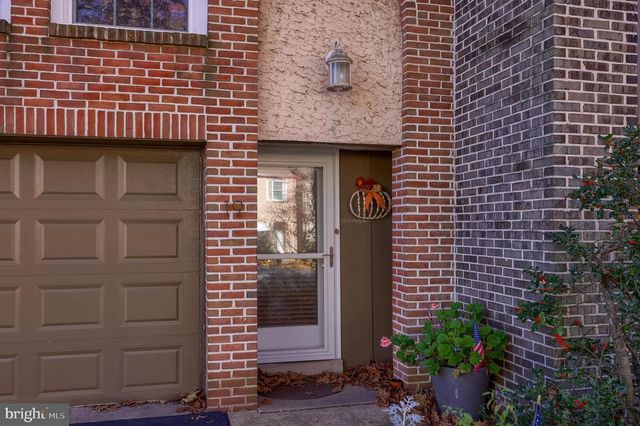 19 CLUB LN, Reading, PA 19607