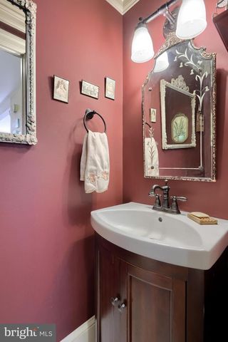 19 CLUB LN, Reading, PA 19607