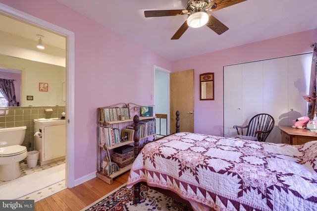 19 CLUB LN, Reading, PA 19607