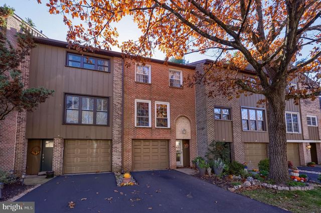 19 CLUB LN, Reading, PA 19607