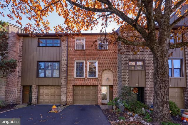 19 CLUB LN, Reading, PA 19607