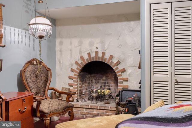 19 CLUB LN, Reading, PA 19607