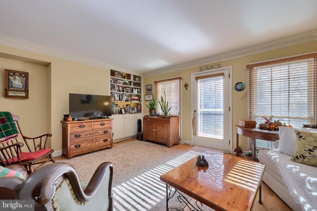 19 CLUB LN, Reading, PA 19607