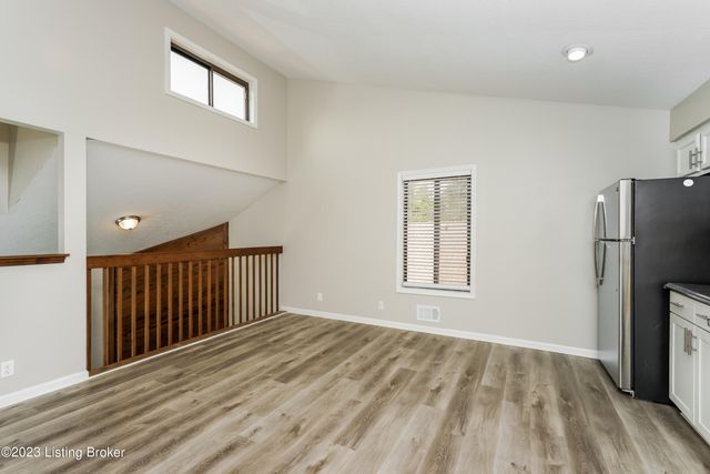 3207 Lafollette Ct, Louisville, KY 40299