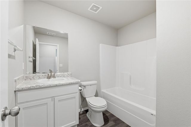 905 W Tanner Drive, Siloam Springs, AR 72761