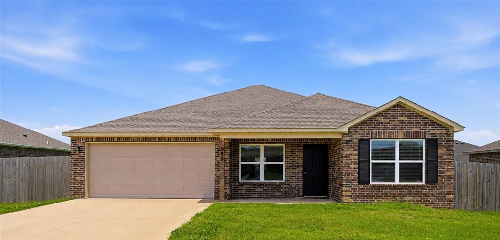 905 W Tanner Drive, Siloam Springs, AR 72761