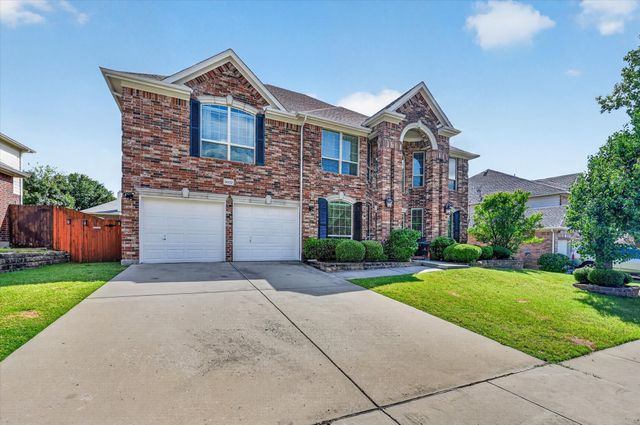 8332 Summer Park Drive, Fort Worth, TX 76123