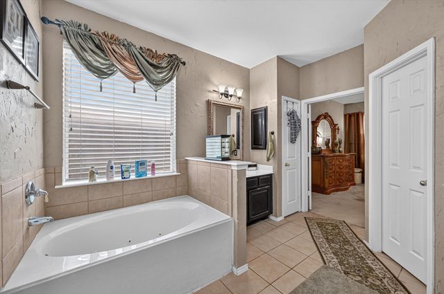 8332 Summer Park Drive, Fort Worth, TX 76123