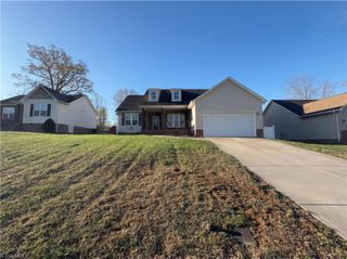 42 Harris Farm Court, Thomasville, NC 27360