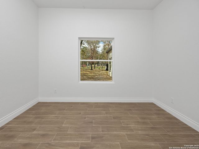 23031 Fawn Trail Dr, Elmendorf, TX 78112