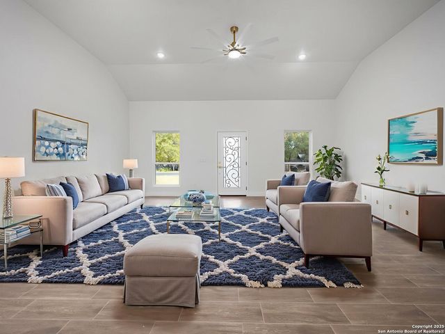 23031 Fawn Trail Dr, Elmendorf, TX 78112