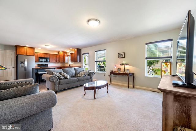 299 ROBIN DALE DR, Leola, PA 17540