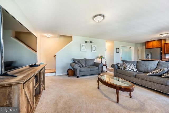 299 ROBIN DALE DR, Leola, PA 17540