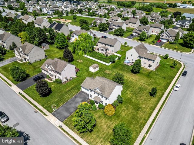 299 ROBIN DALE DR, Leola, PA 17540