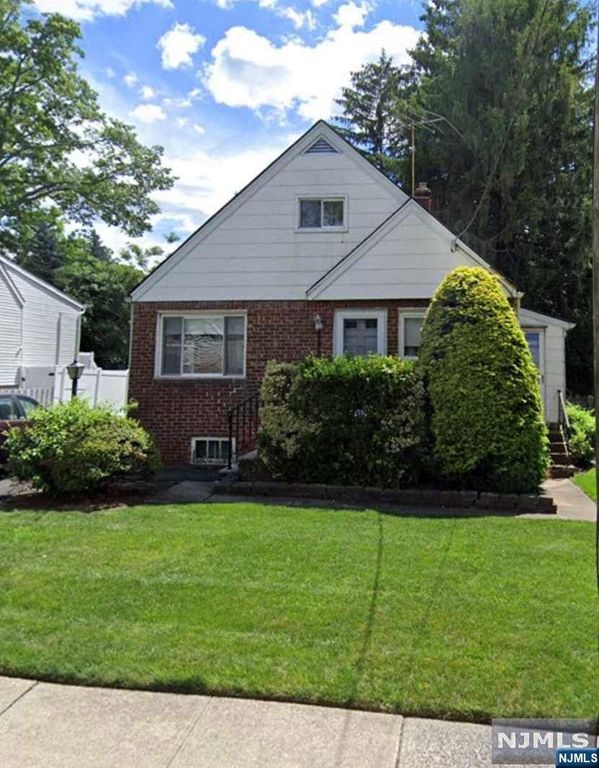 14-16 Jefferson Avenue, Hasbrouck Heights, NJ 07604