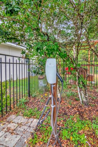 37420 MERIDIAN AVENUE, Dade City, FL 33525