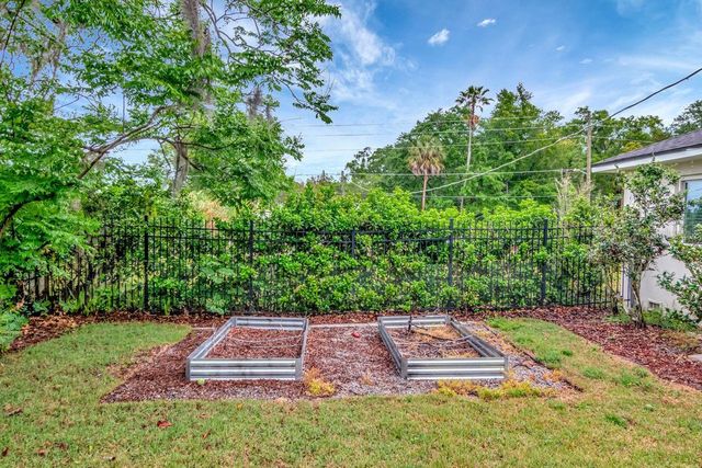 37420 MERIDIAN AVENUE, Dade City, FL 33525