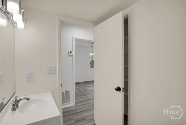 511 Pointe North Drive, Savannah, GA 31410