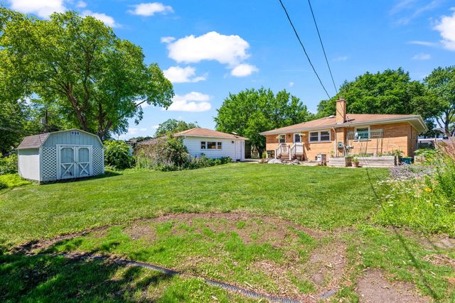 705 N DRURY Lane, Arlington Heights, IL 60004