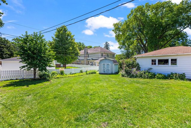 705 N DRURY Lane, Arlington Heights, IL 60004