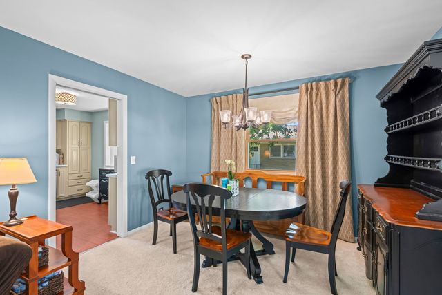 705 N DRURY Lane, Arlington Heights, IL 60004