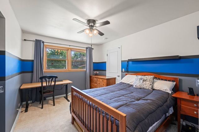705 N DRURY Lane, Arlington Heights, IL 60004