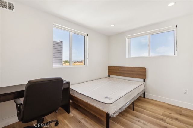 1326 W 35th Place, Los Angeles, CA 90007